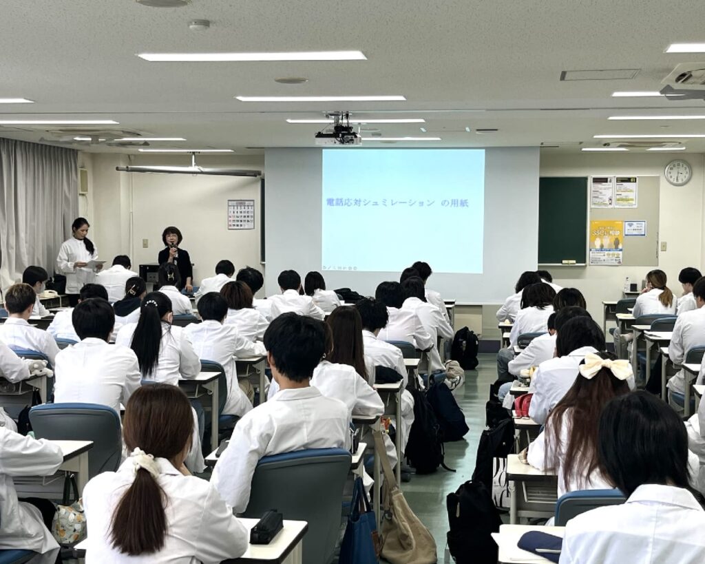 新大阪歯科技工士学校　社会人セミナー1